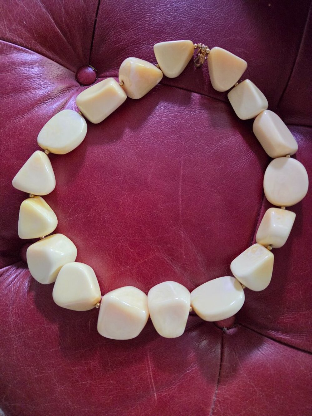 New Chunky white necklace with large beads